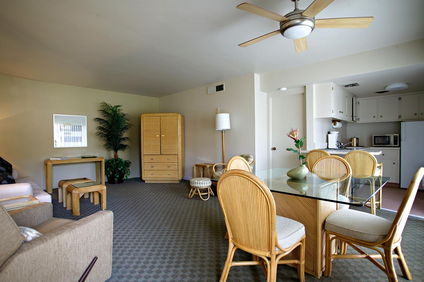 Desert Hills Hotel — photo 17 of 35